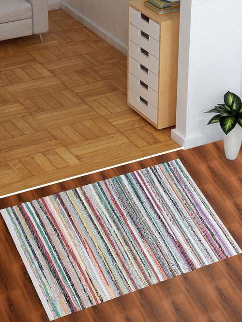 color waved  rectangle shape cotton rug - 18757368 -  Standard Image - 0