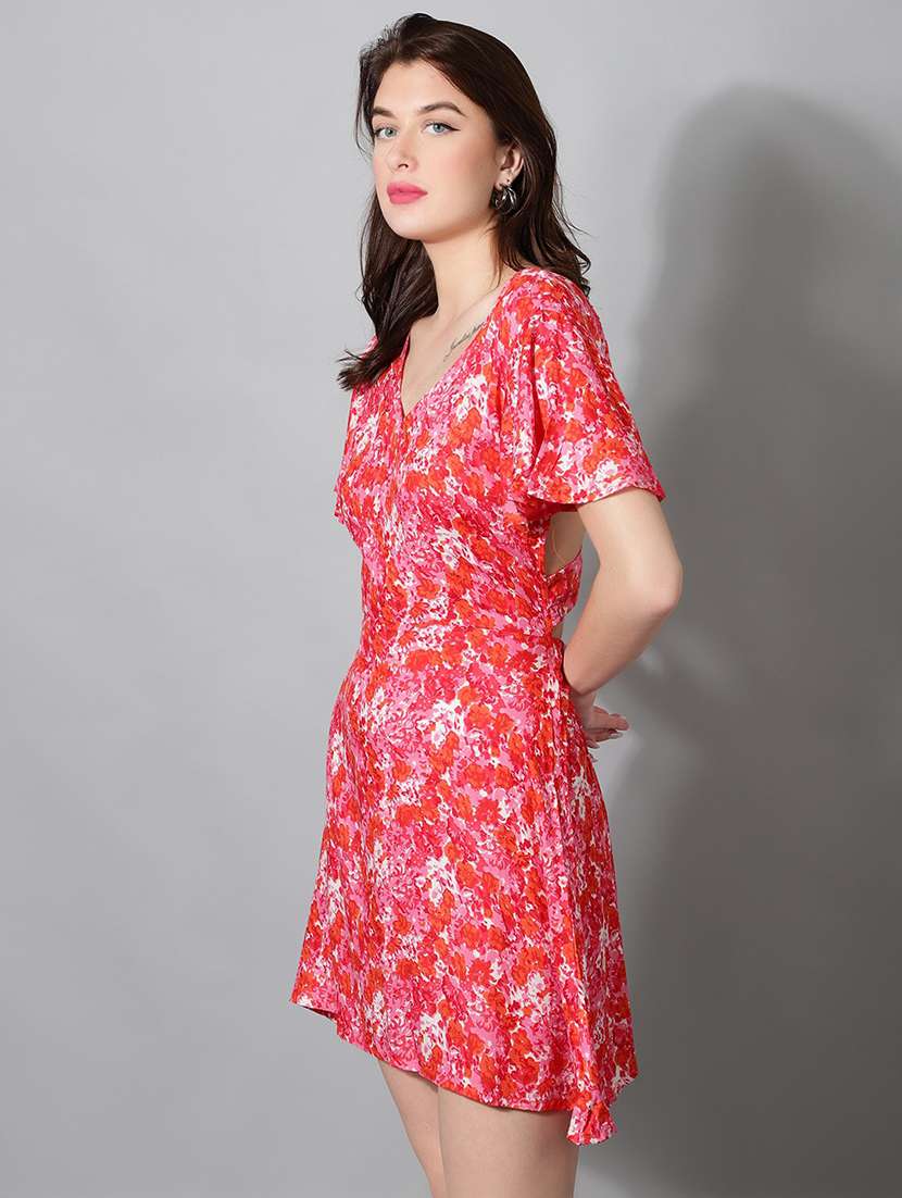 women's  floral dress - 18788961 -  Standard Image - 1
