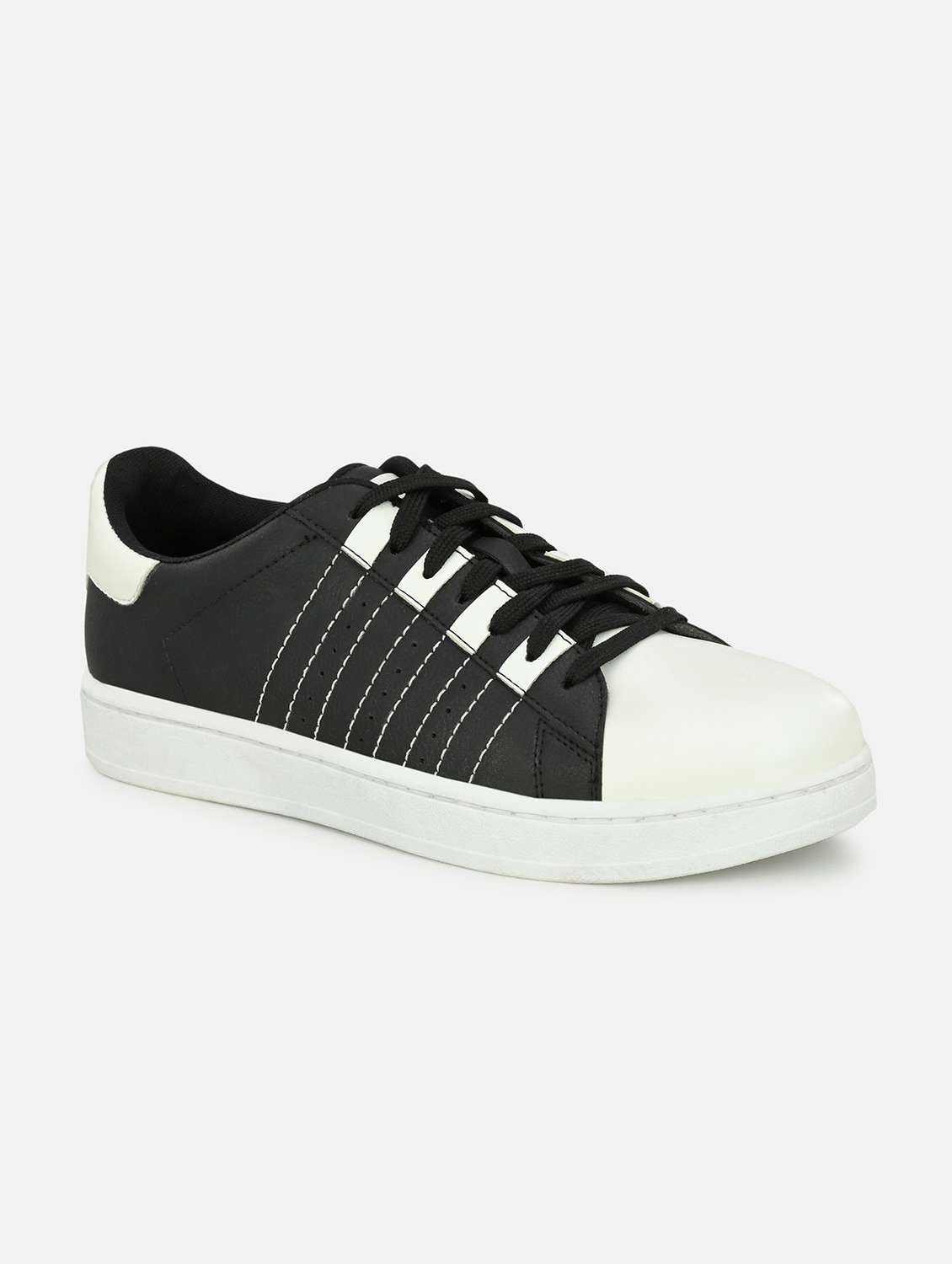 men black lace up sneaker
