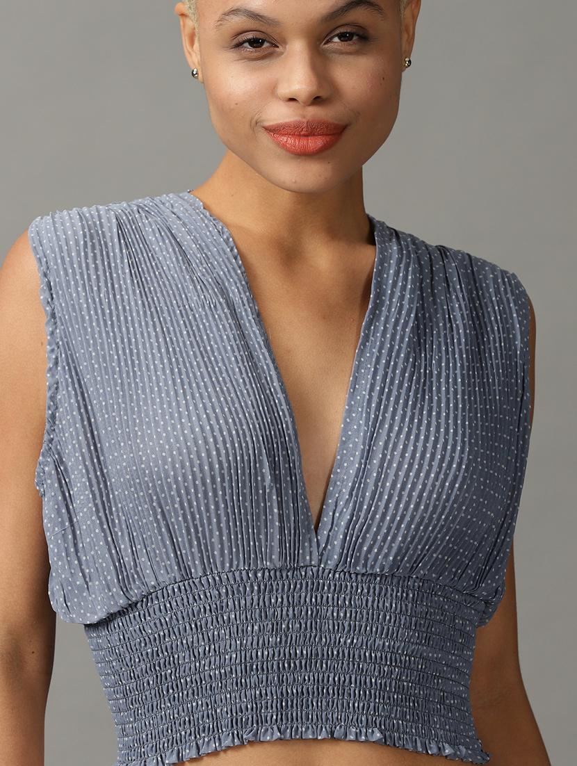 women's crop v neck top - 18824334 - Standard Image - 4
