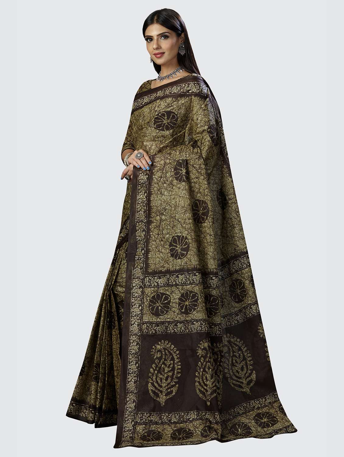 brown printed saree with blouse - 18855014 - Standard Image - 1