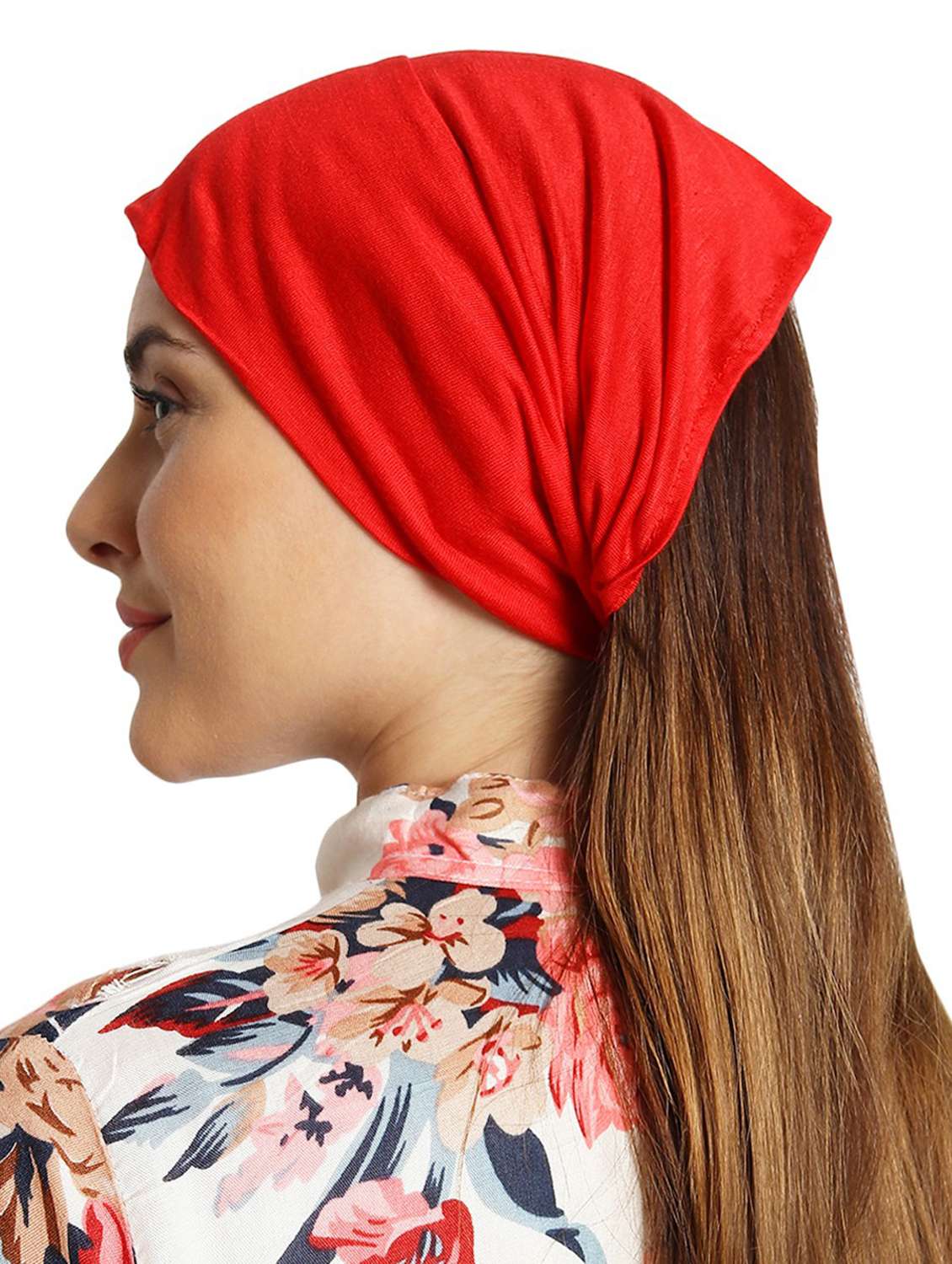 red polyester cap - 18905231 -  Standard Image - 4