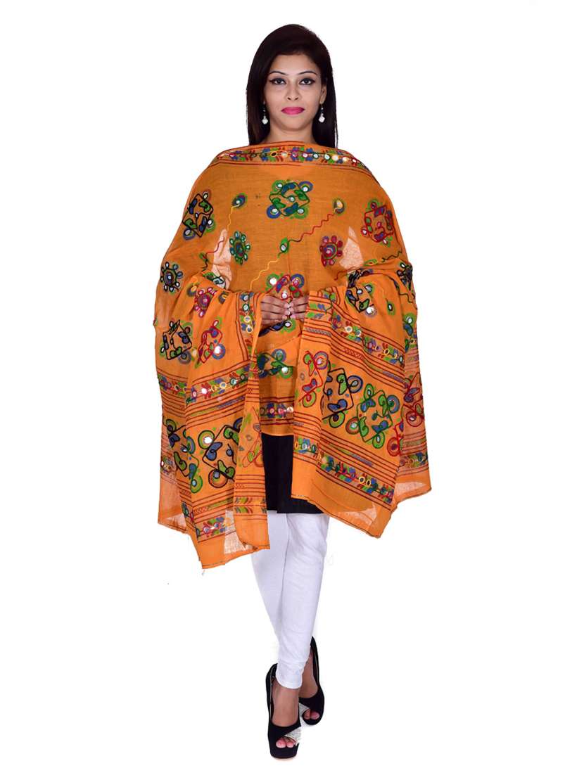 kutchy embroidered dupatta