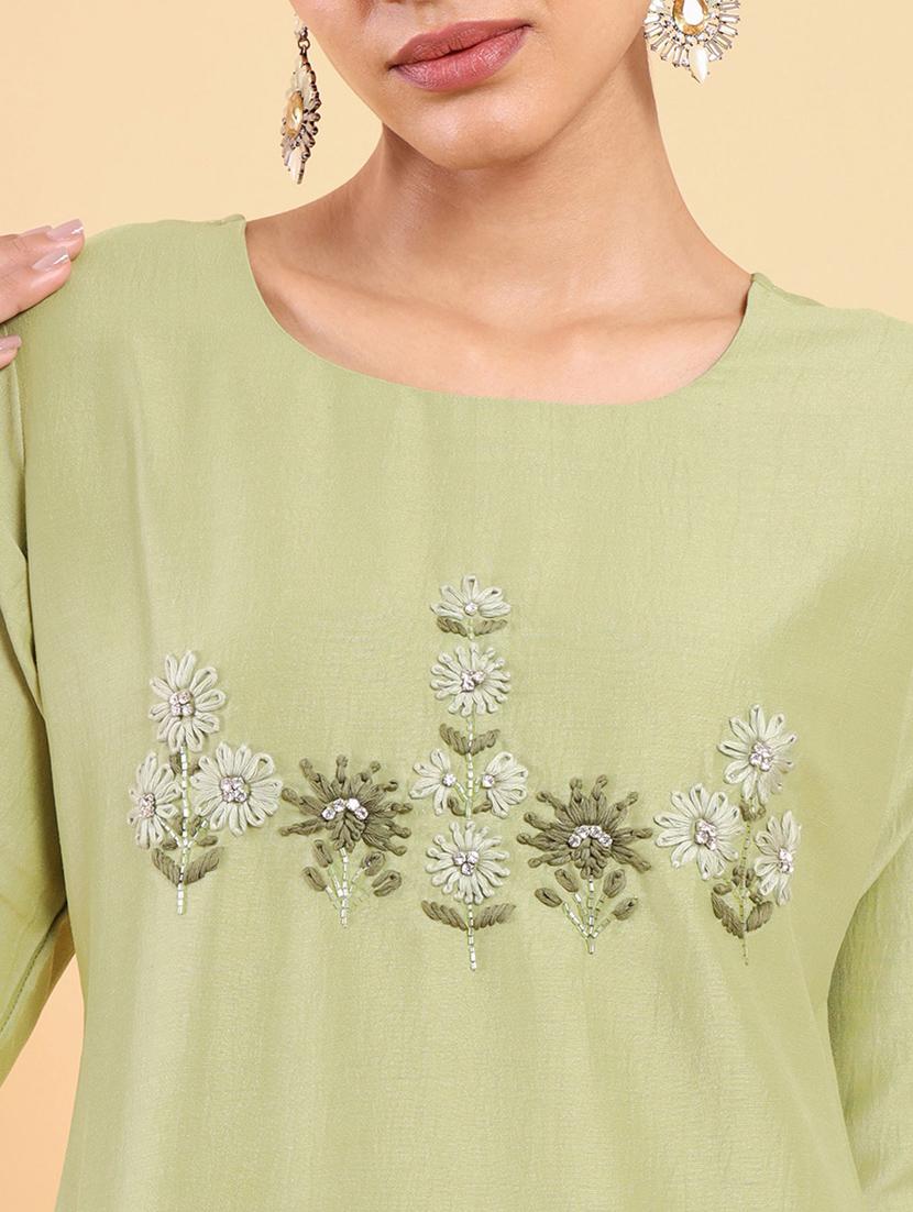 embroidered kurta pant set - 18931489 - Standard Image - 4