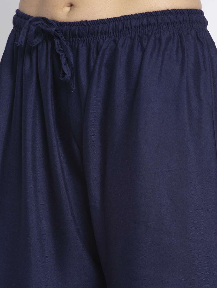navy blue solid flared palazzo - 18984177 - Standard Image - 4