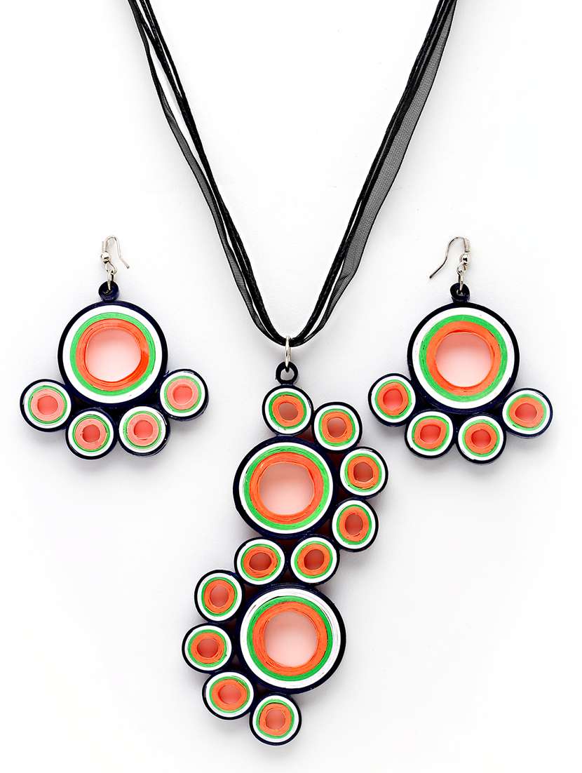 paper quilling necklaces with earring set - 19088766 - Standard Image - 1