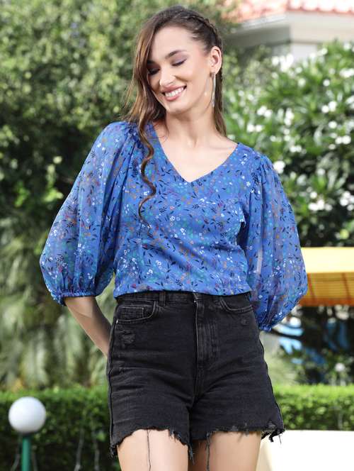 women's crop v neck top - 19108988 - Standard Image - 0