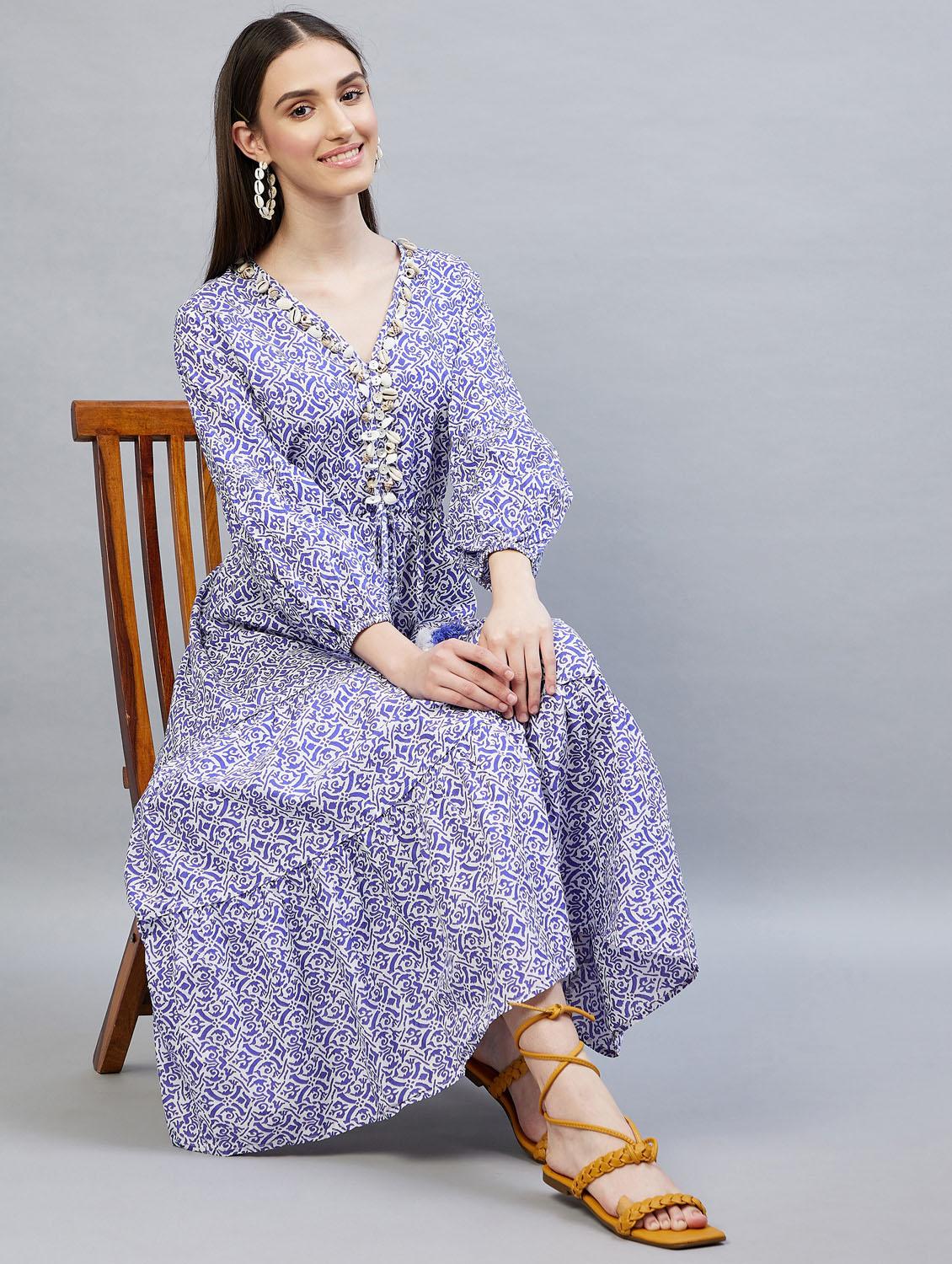 v-neck printed flared dress - 19111270 - Standard Image - 4