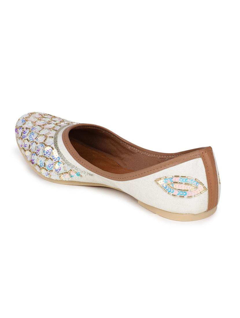 embellished jutis & mojaris - 19117285 - Standard Image - 4