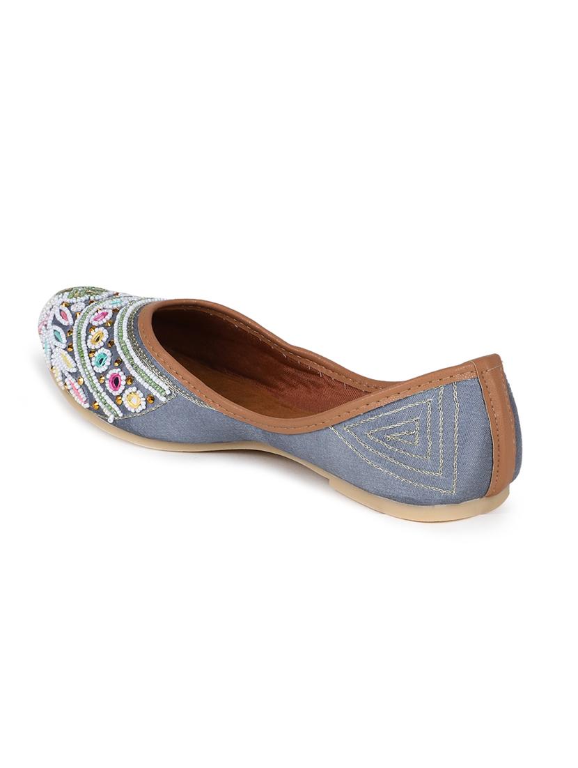 embellished jutis & mojaris - 19117290 - Standard Image - 4
