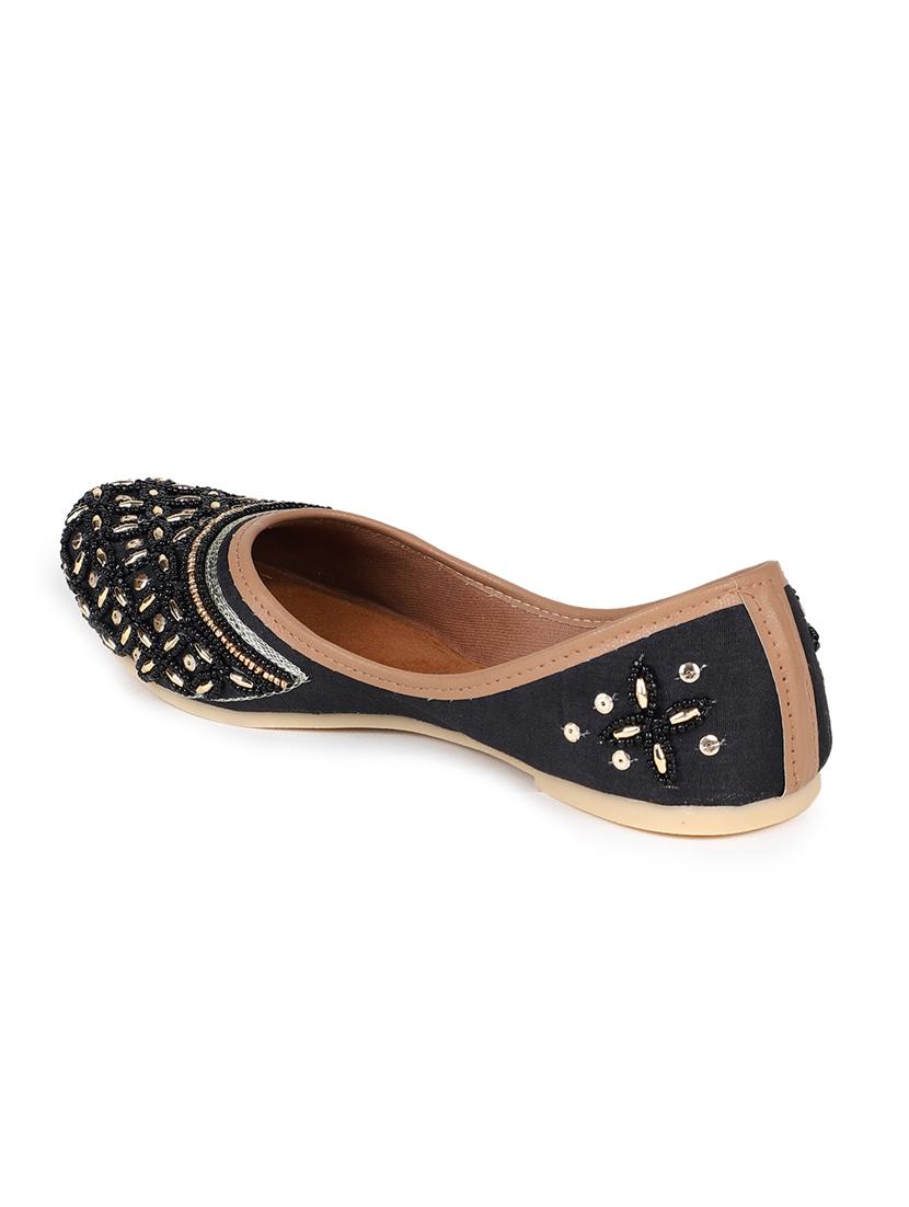 embellished jutis & mojaris - 19117294 - Standard Image - 4