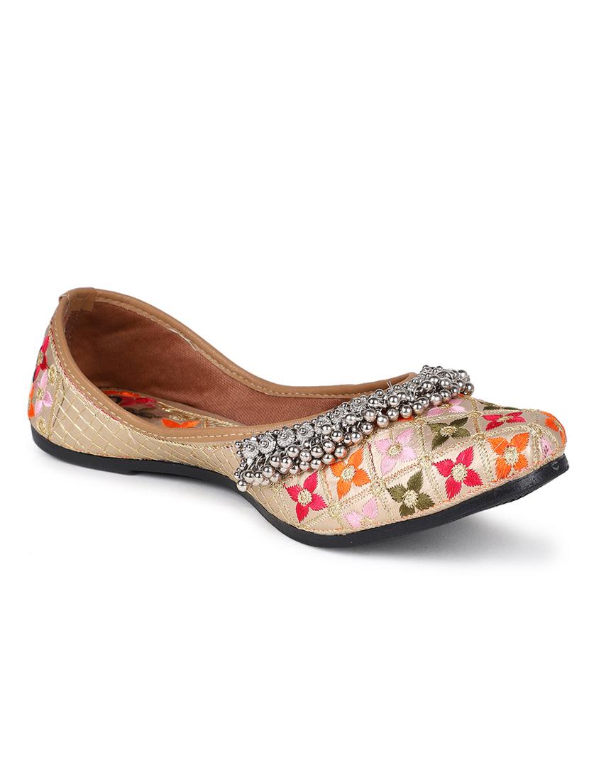 embroidered jutis & mojaris - 19117301 - Standard Image - 1