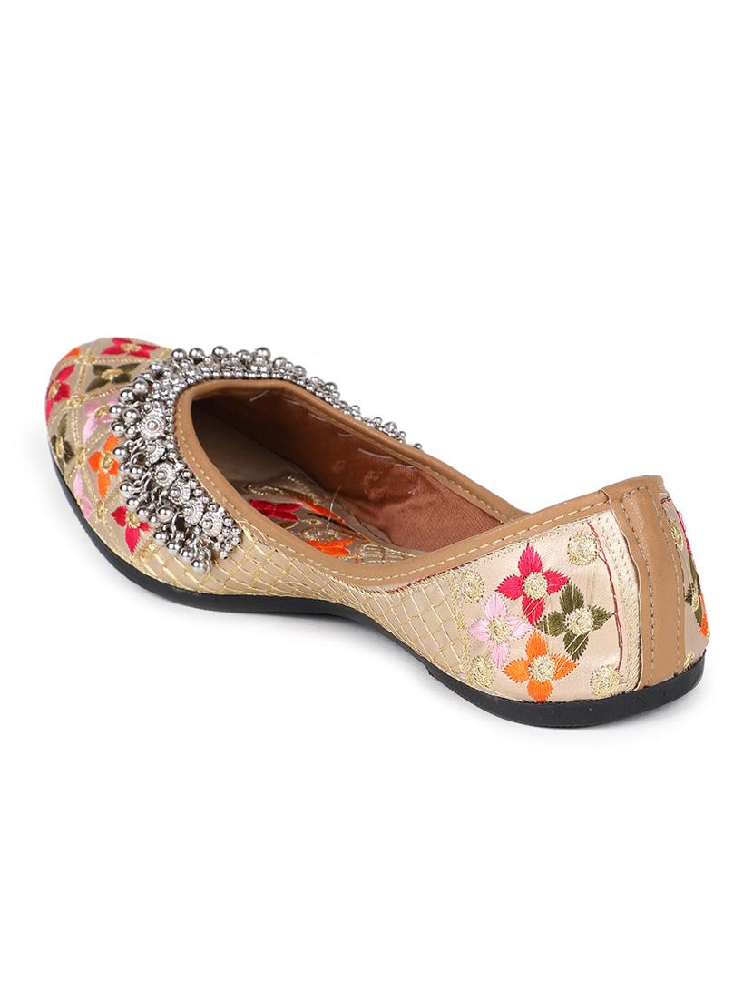 embroidered jutis & mojaris - 19117301 - Standard Image - 4