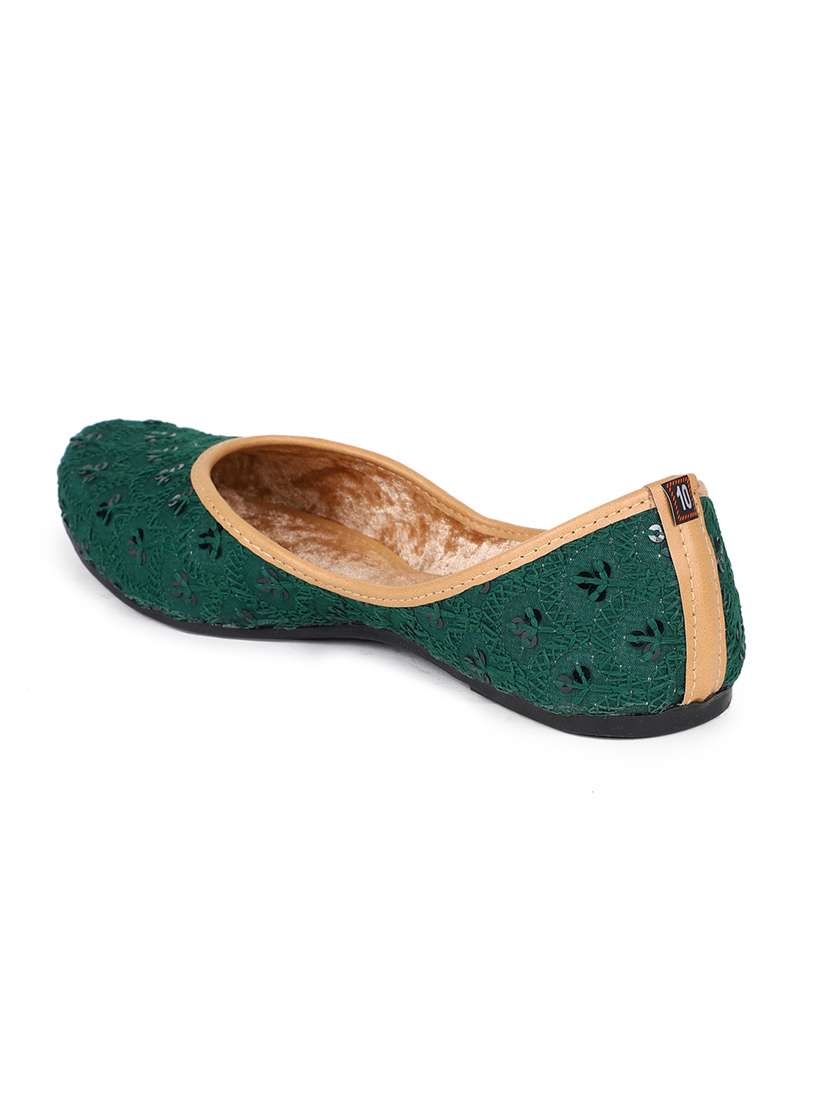 women embroided slip on mojari - 19117322 -  Standard Image - 4