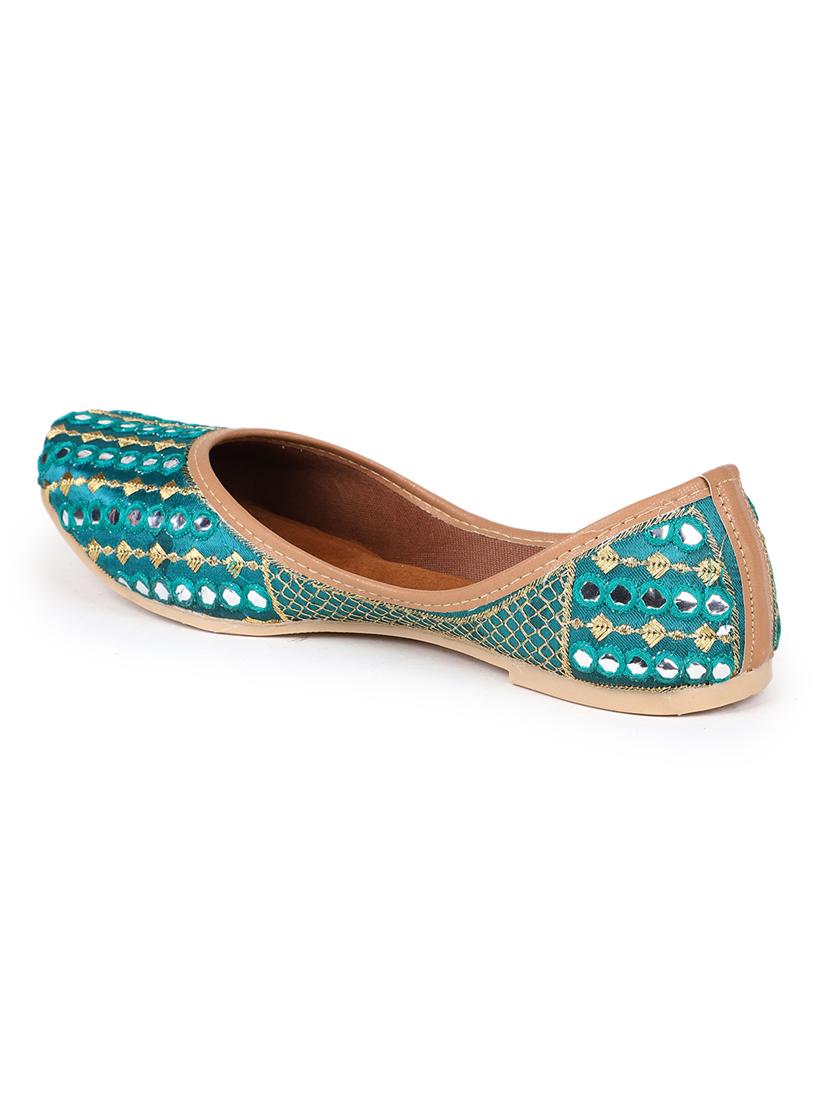 women embroided slip on mojari - 19117355 - Standard Image - 4