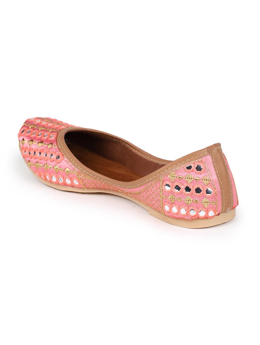 embellished jutis & mojaris - 19117358 - Standard Image - 4