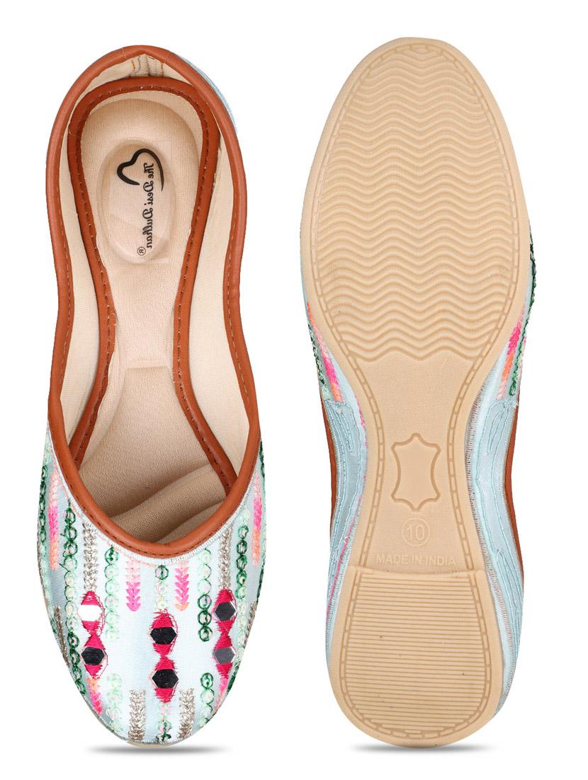 embellished jutis & mojaris - 19117403 - Standard Image - 6