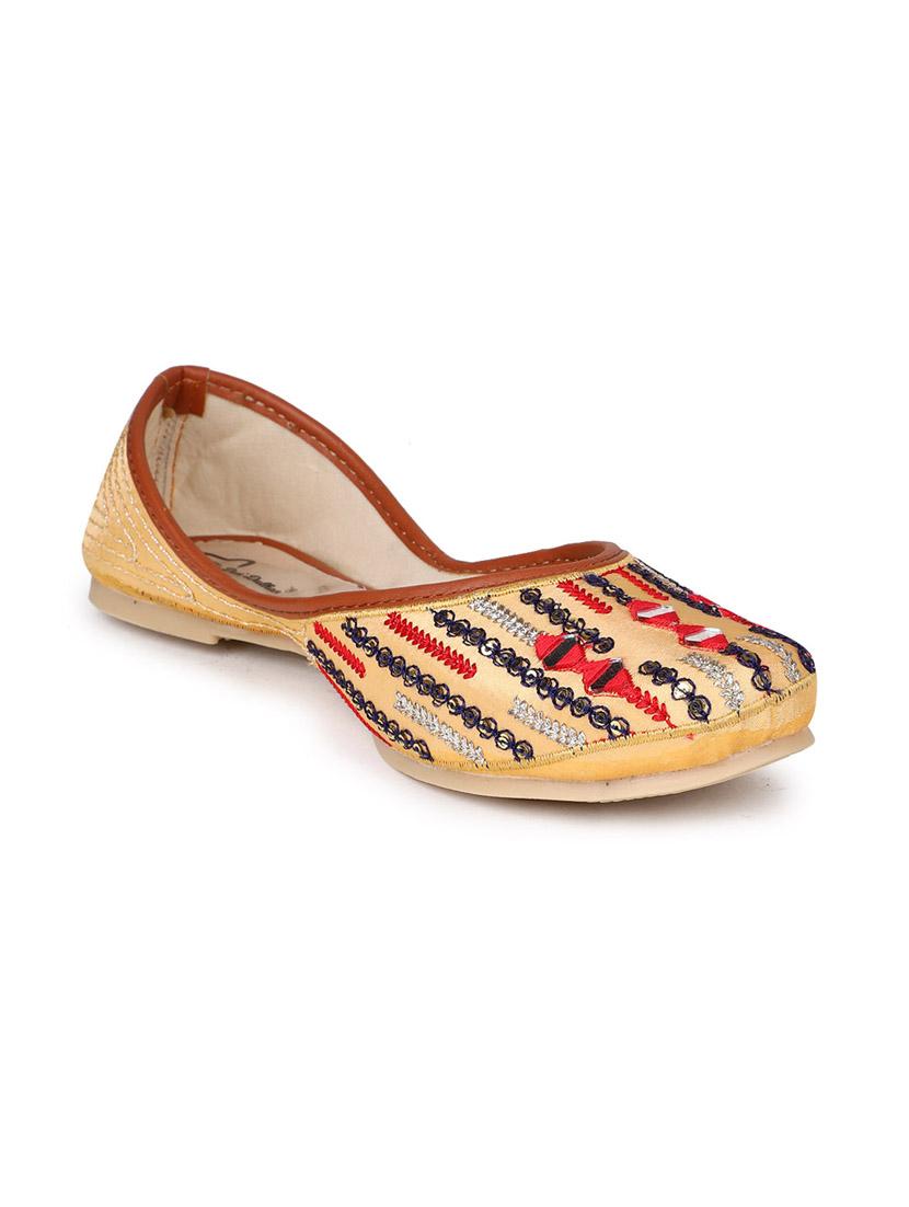 embellished jutis & mojaris - 19117404 - Standard Image - 1