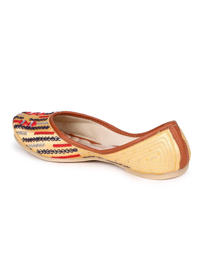 embellished jutis & mojaris - 19117404 - Standard Image - 4