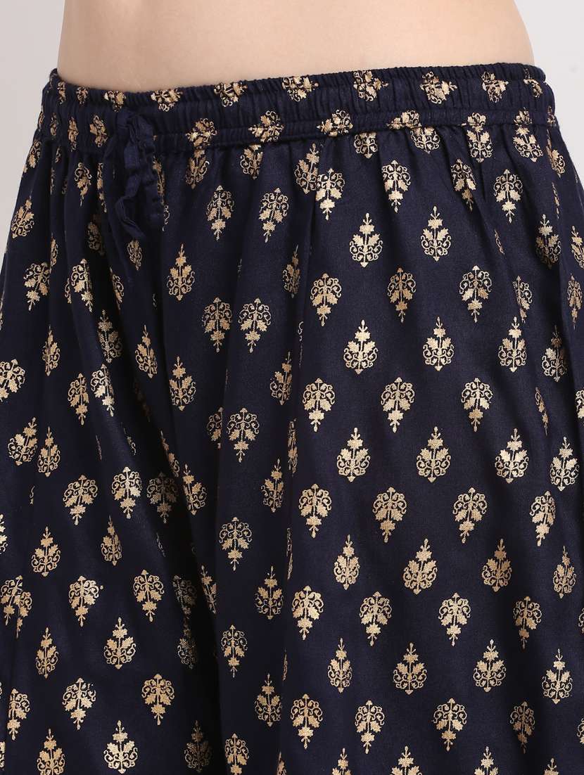 foil print rayon flared palazzo - 19125463 -  Standard Image - 4