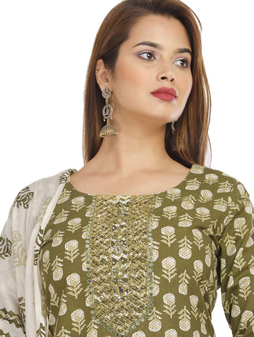 Women Three Quarter Sleeve Kurta Pant With Dupatta Set
