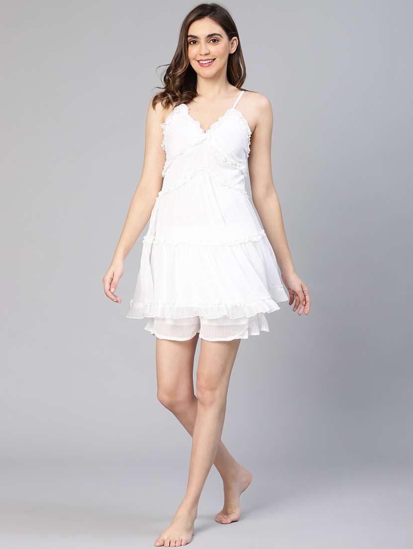 white solid short - 19128624 -  Standard Image - 4