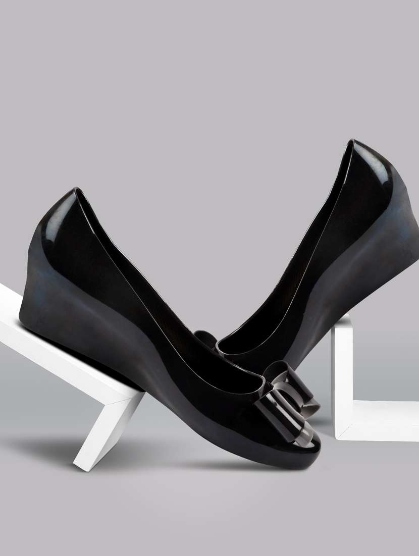 women solid slip on pump - 19129849 -  Standard Image - 1