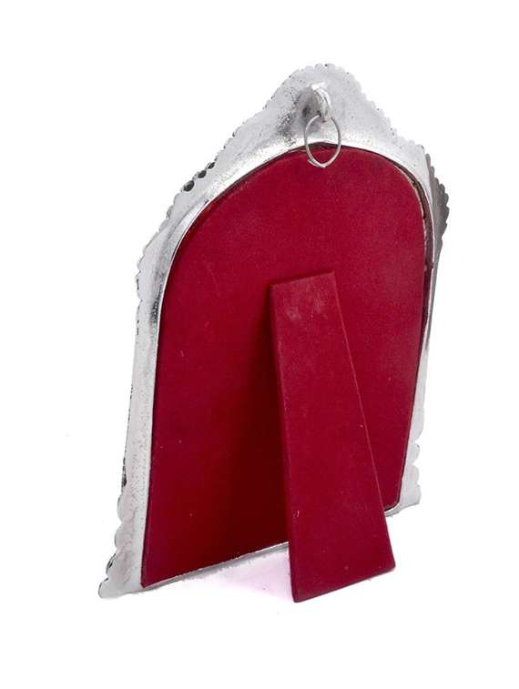 religious idol & figurine - 19132638 -  Standard Image - 1