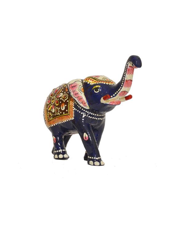 animal figurines - 19132675 - Standard Image - 1