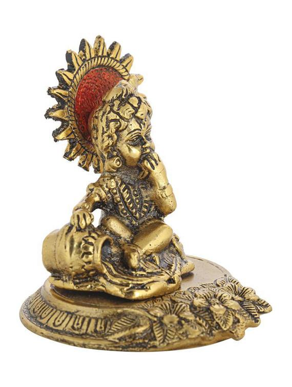 religious idol & figurine - 19132714 -  Standard Image - 1