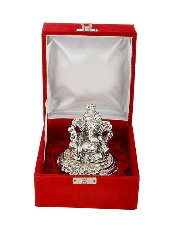 religious idol & figurine - 19132772 -  Standard Image - 1