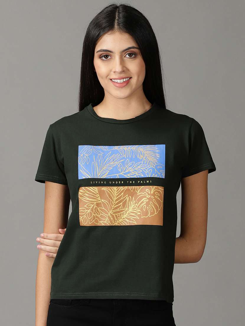 women's chest print crew neck t-shirt