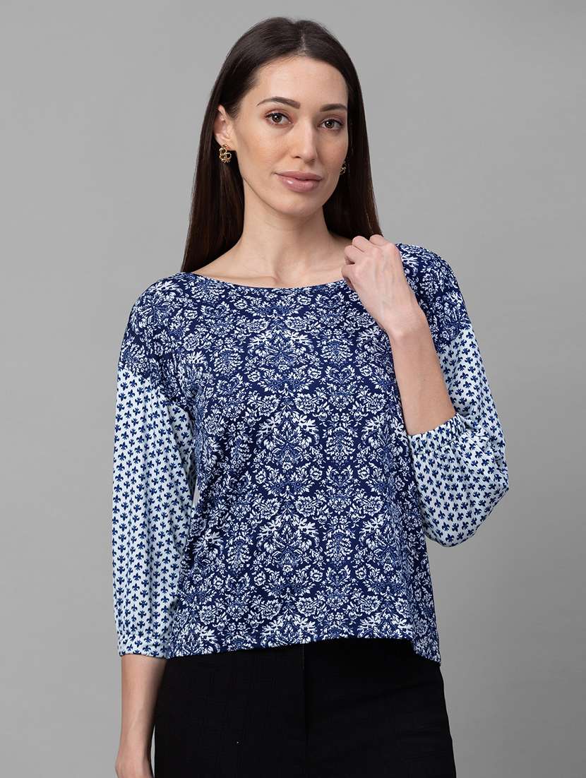 women's straight boat neck top