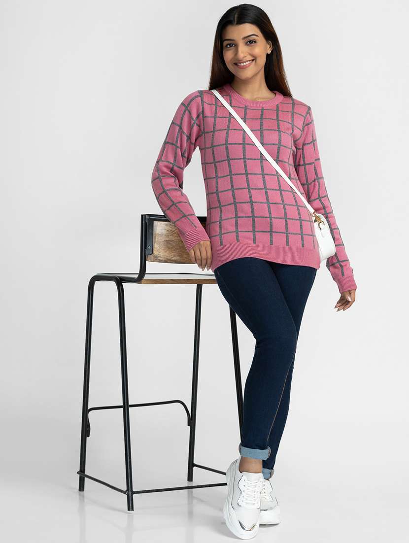 round neck checkered pullover - 19172928 -  Standard Image - 4
