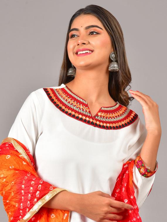 embellished kurta pant set with dupatta - 19187819 - Standard Image - 4