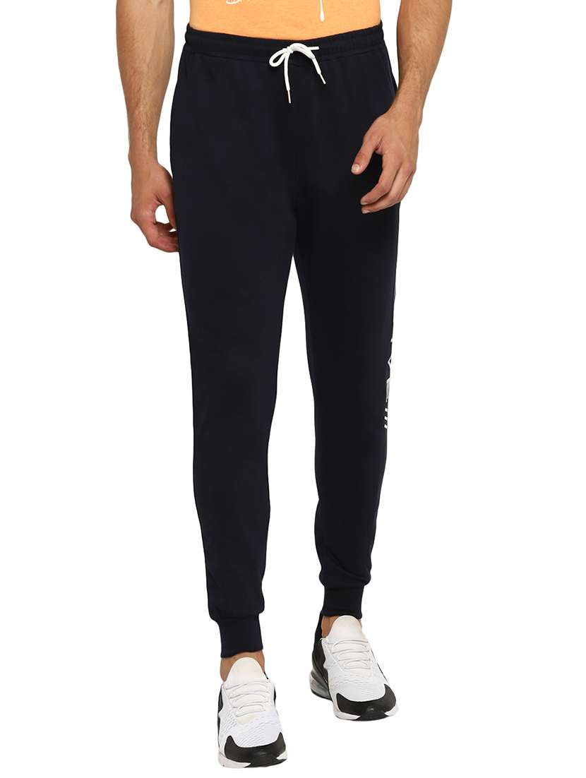 men black placement print mid rise jogger