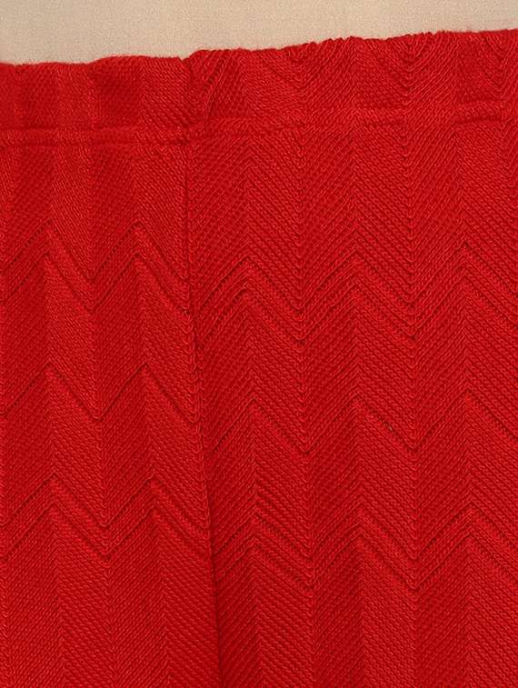 red knitted palazzo - 19260919 -  Standard Image - 4