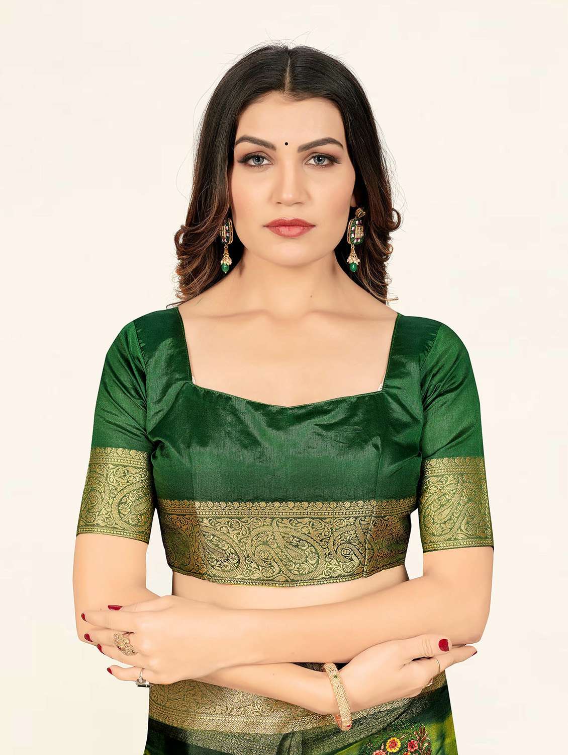 self design printed woven saree with blouse - 19304728 - Standard Image - 4