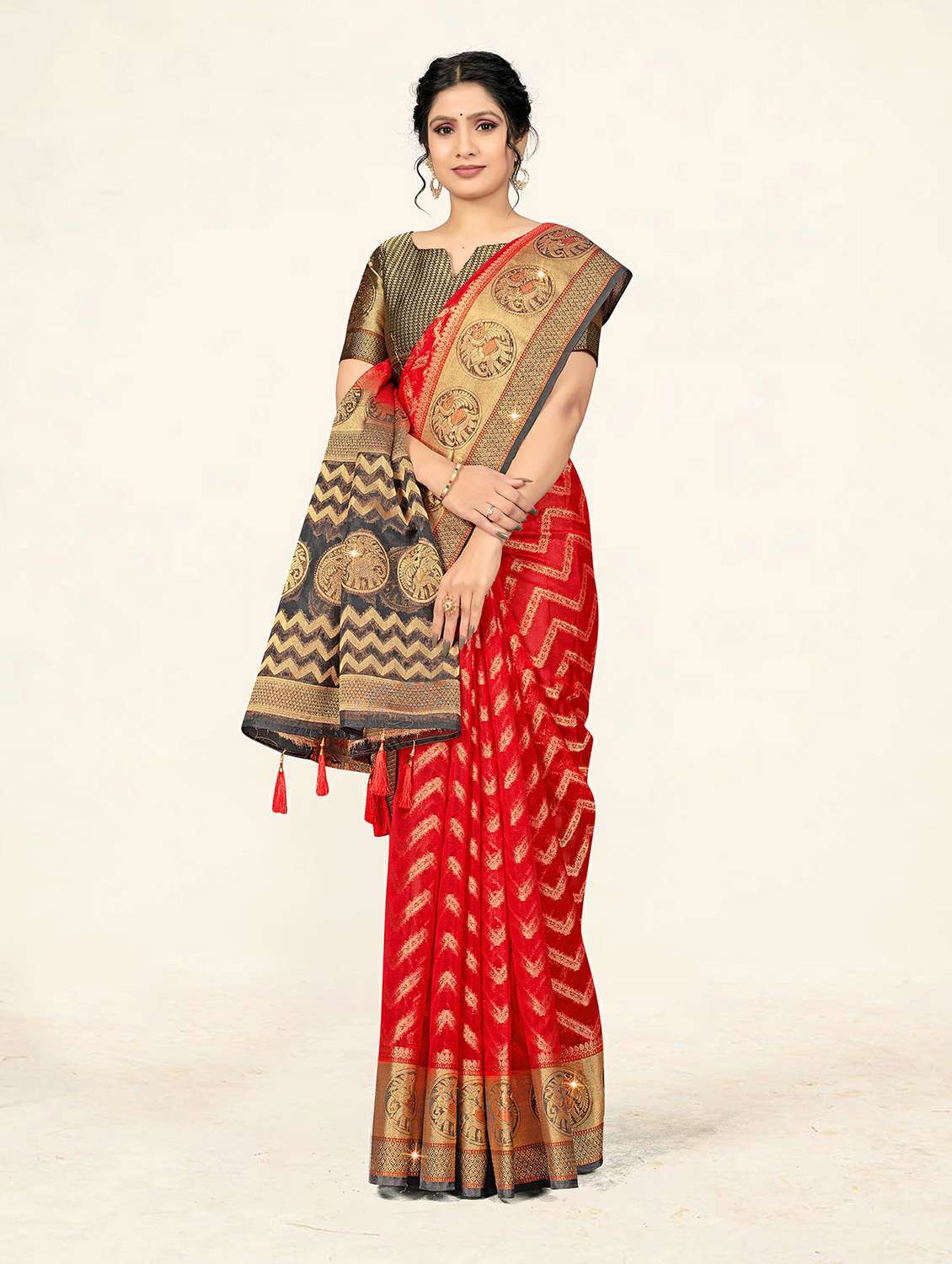 self design printed woven saree with blouse - 19304743 - Standard Image - 1