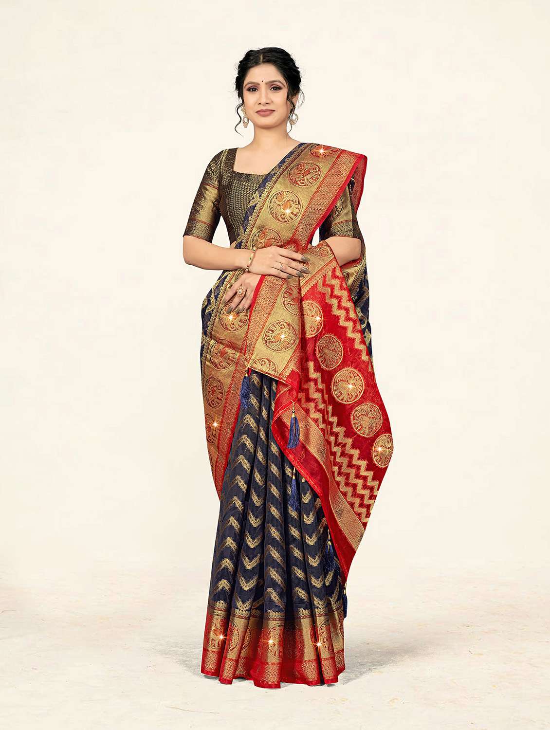self design printed woven saree - 19304744 - Standard Image - 1