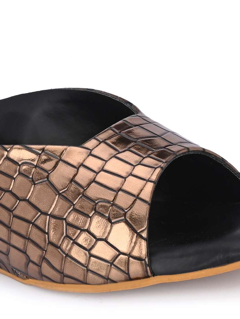 women slip on wedge heel - 19313867 -  Standard Image - 6