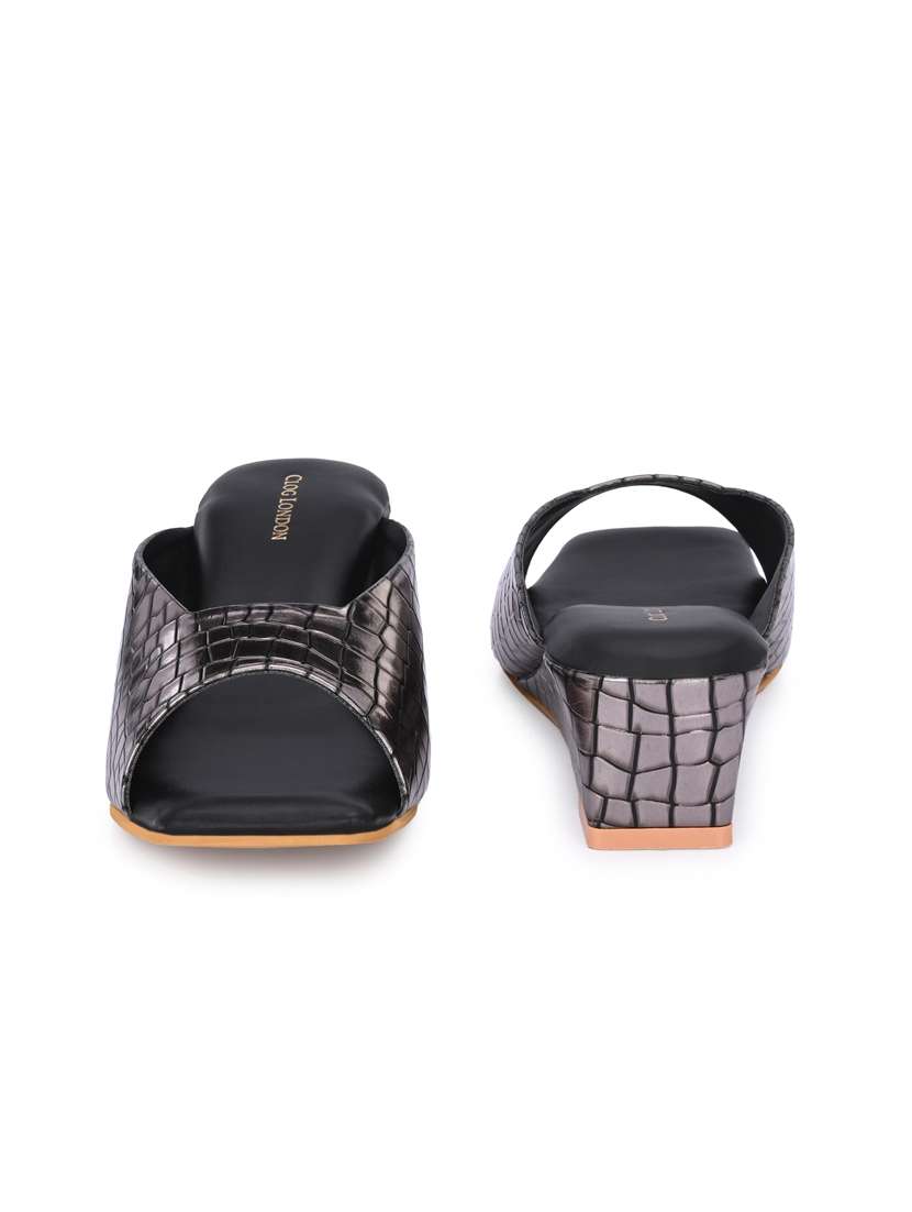 women slip on wedge heel - 19313868 -  Standard Image - 4