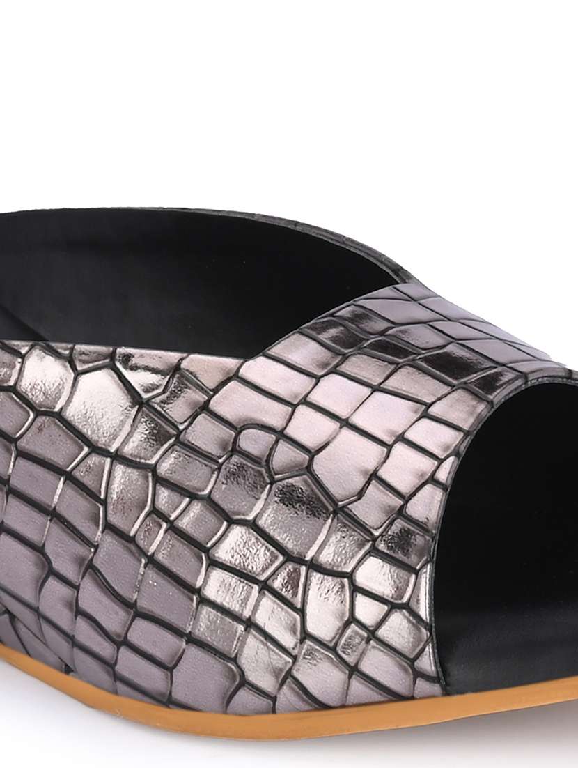 women slip on wedge heel - 19313868 -  Standard Image - 6