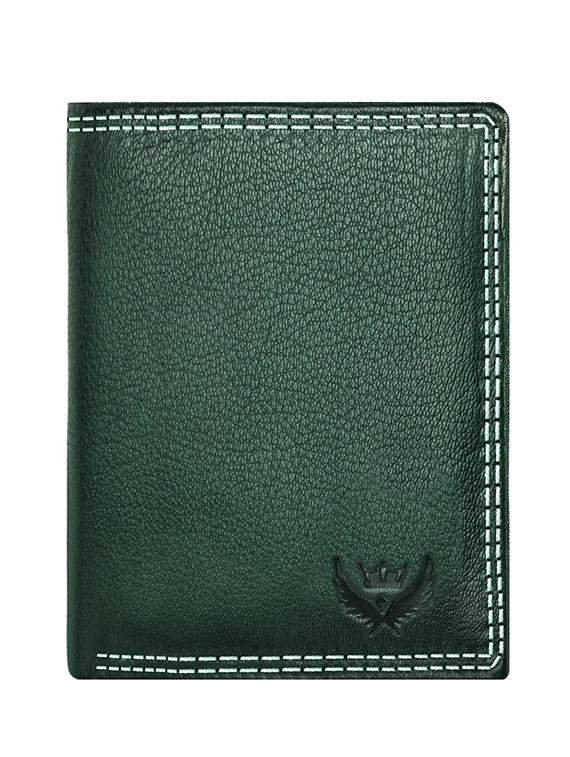 green grain texture leather wallet - 19388646 -  Standard Image - 1