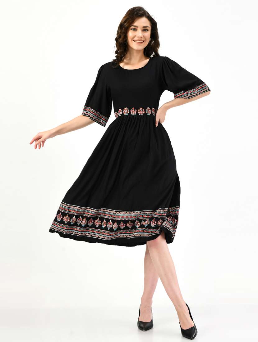 women's  paisley dress - 19414490 -  Standard Image - 1