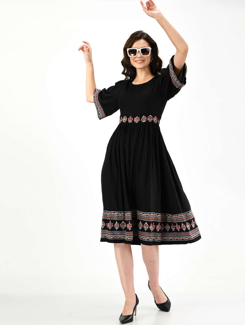women's  paisley dress - 19414490 -  Standard Image - 4
