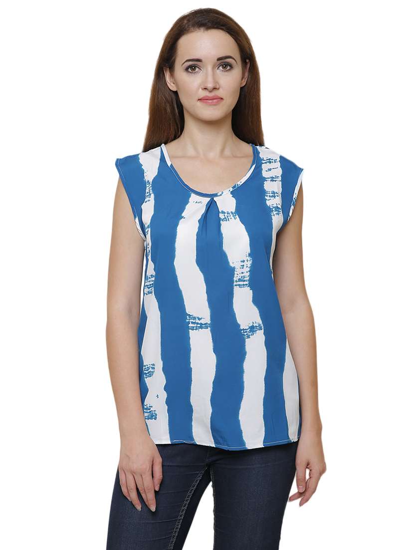 women's straight scoop neck top