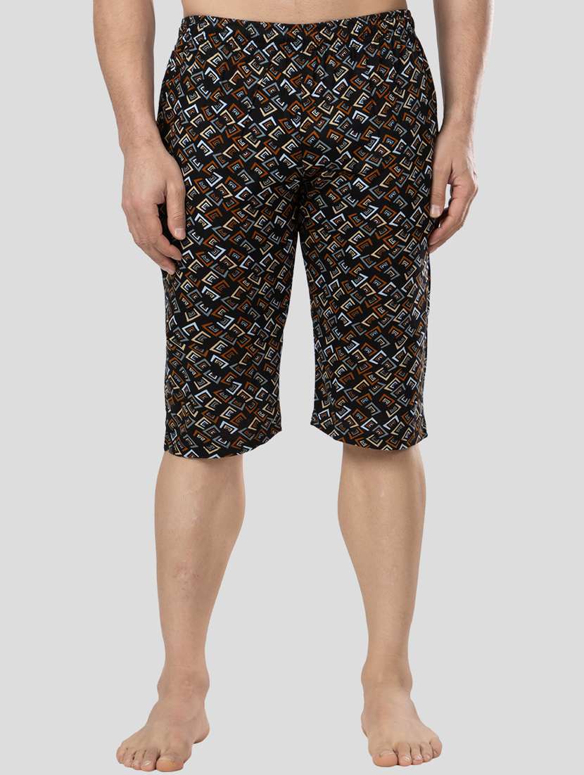 men printed mid rise shorts