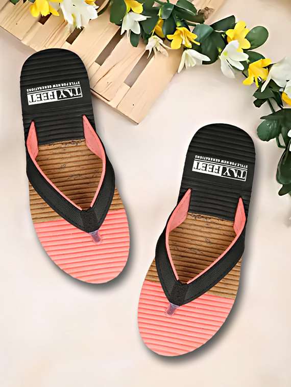women solid flip flop