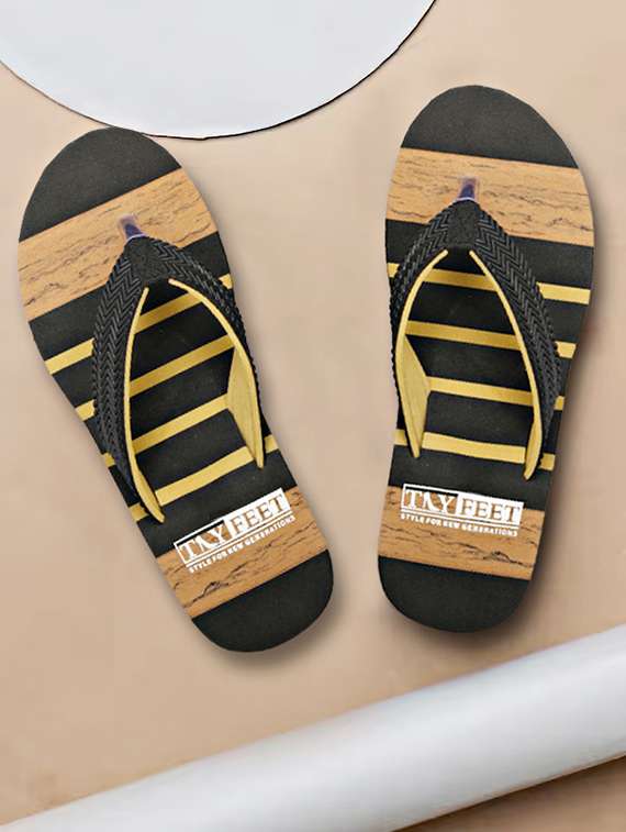 women solid flip flop